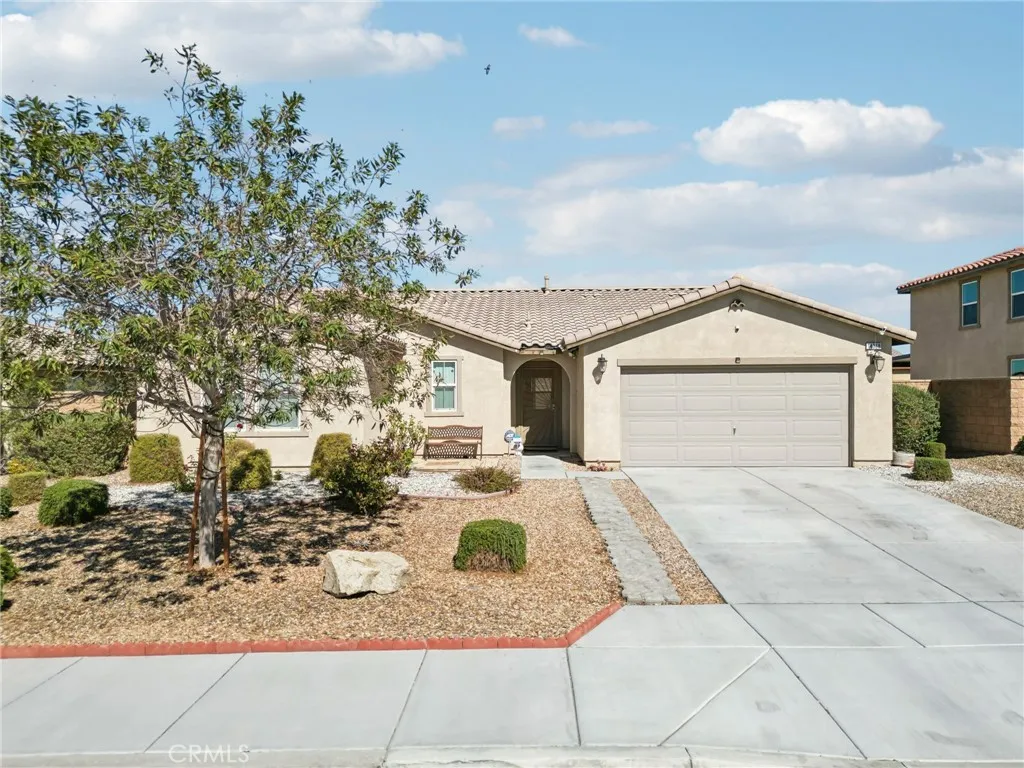 14368 Pioneer Way, Victorville, California 92394 home-pic-0