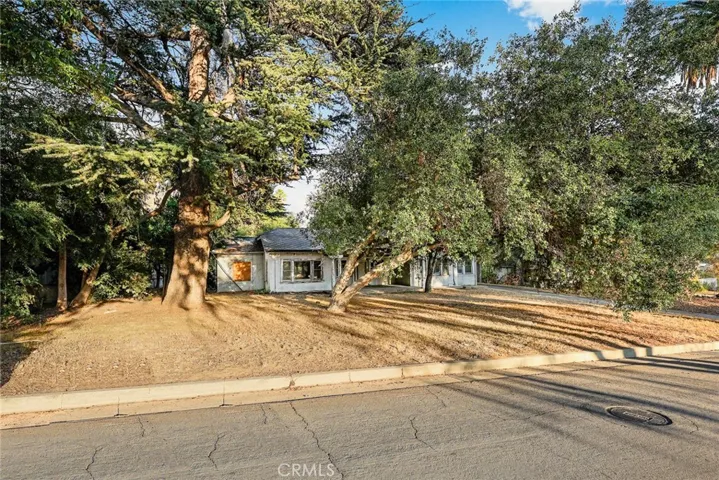2378 Morslay Road, Altadena, California 91001