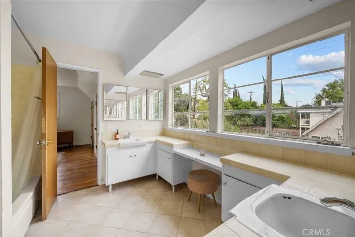 9830 Oakdale Ave, Chatsworth, California 91311