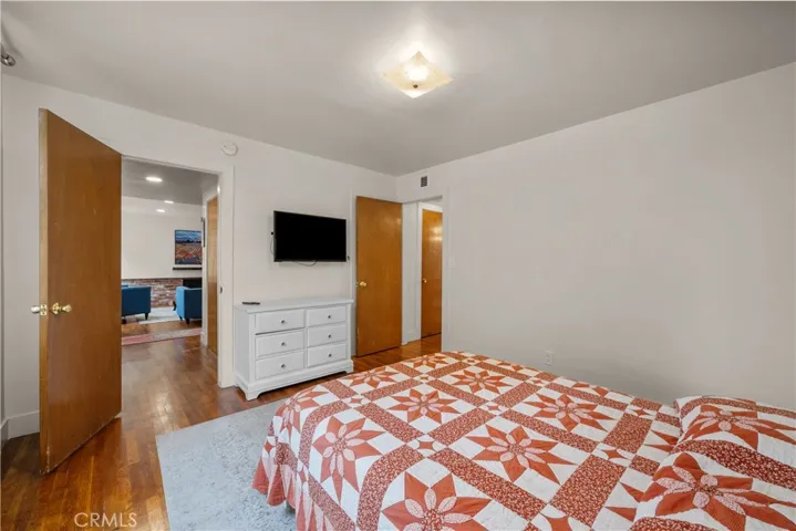 9830 Oakdale Ave, Chatsworth, California 91311