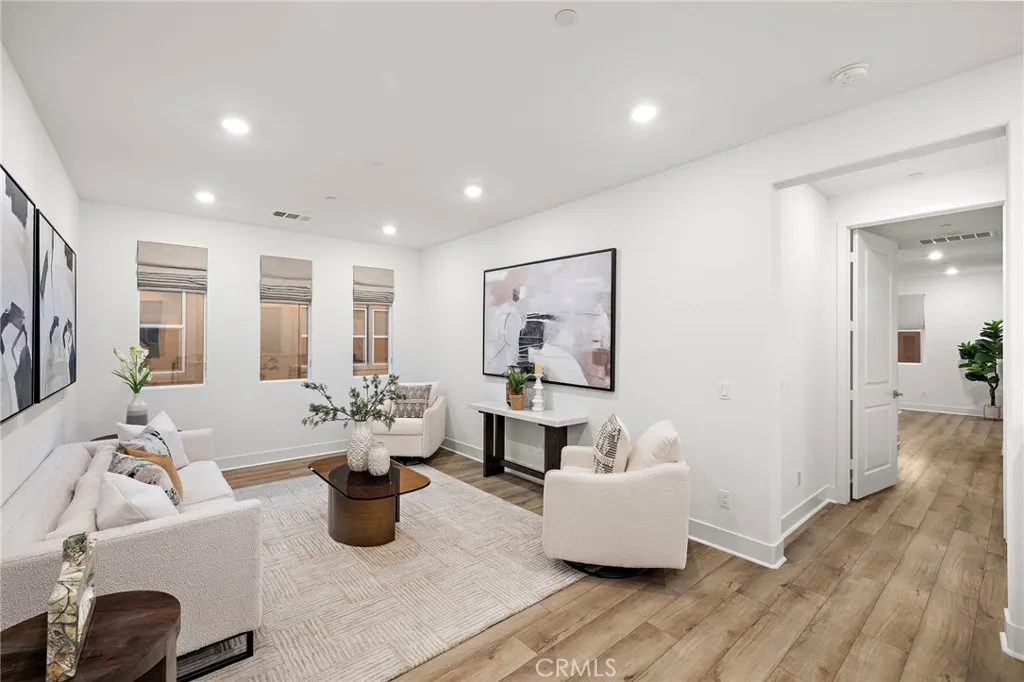 116 Zawn, Irvine, California 92618 home-pic-17