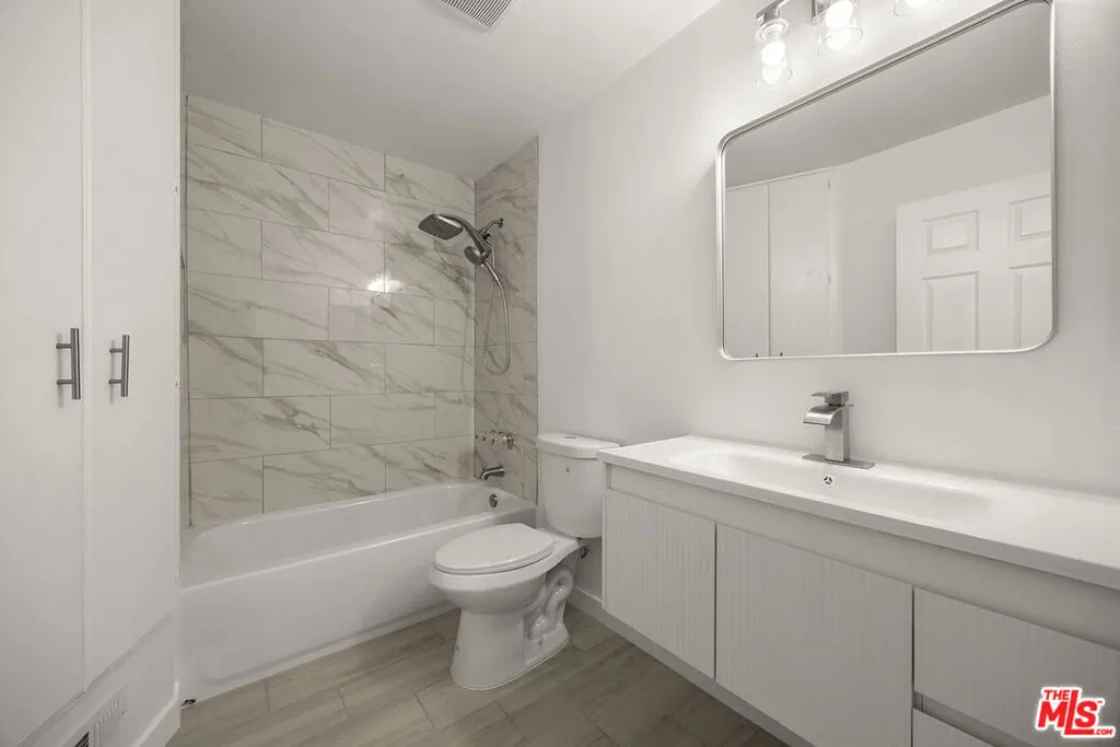 1444 W 227th Street 2, Torrance, California 90501 home-pic-17