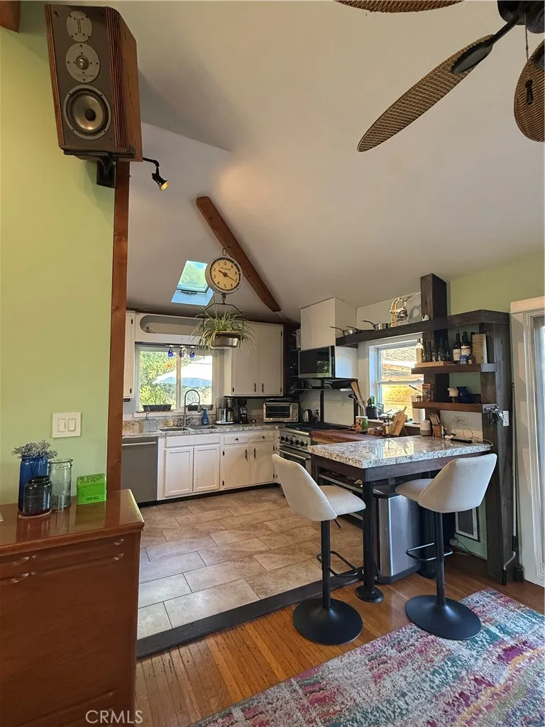 6431 E El Roble, Long Beach, California 90815 home-pic-13