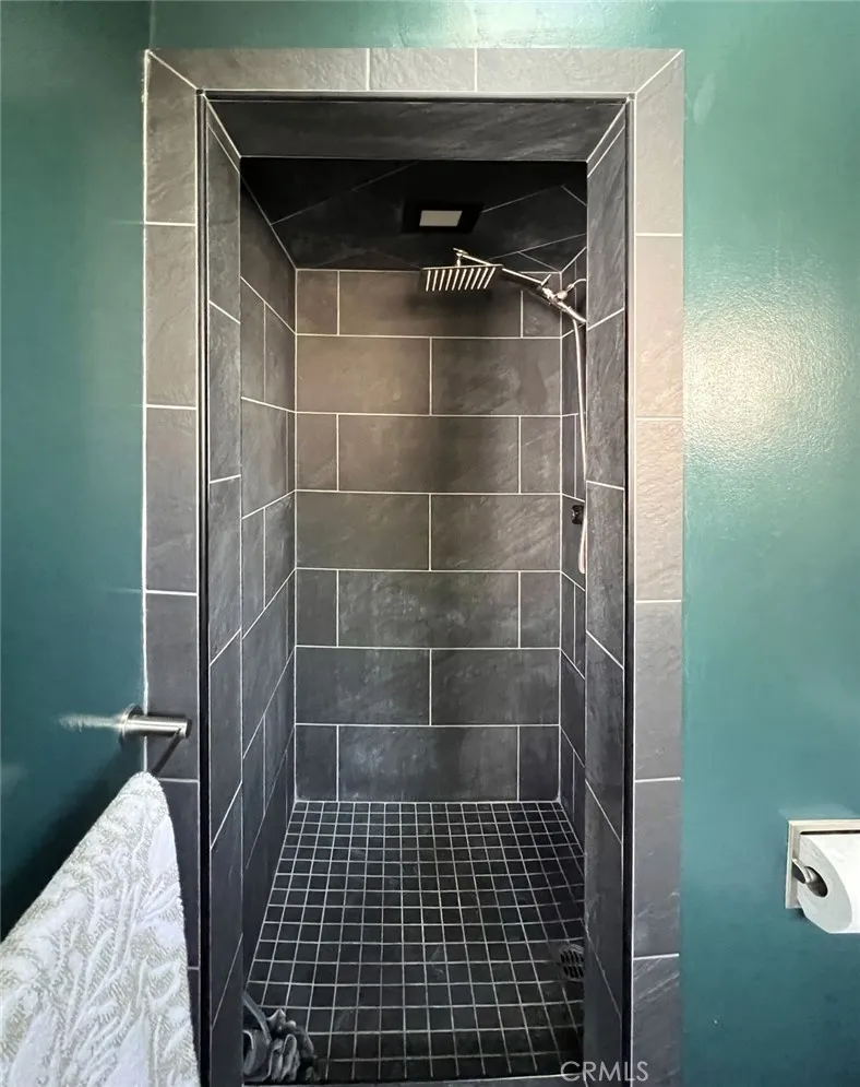 6431 E El Roble, Long Beach, California 90815 home-pic-25