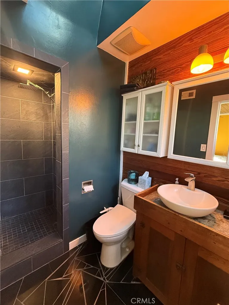 6431 E El Roble, Long Beach, California 90815 home-pic-23