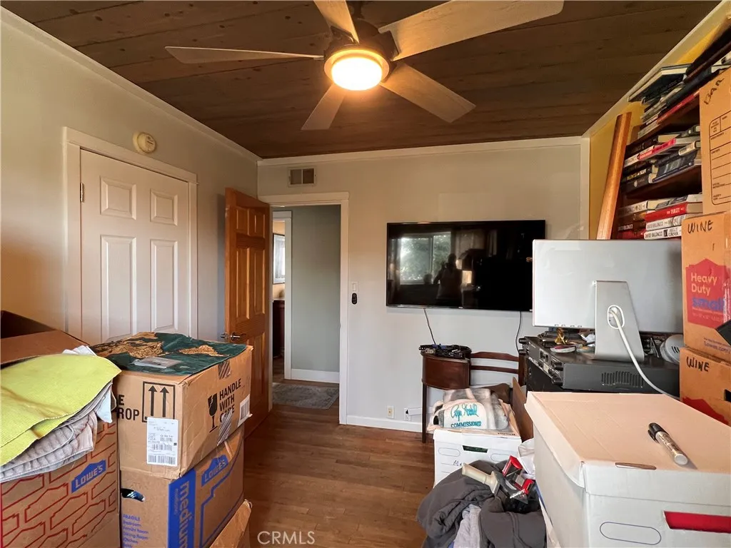 6431 E El Roble, Long Beach, California 90815 home-pic-29
