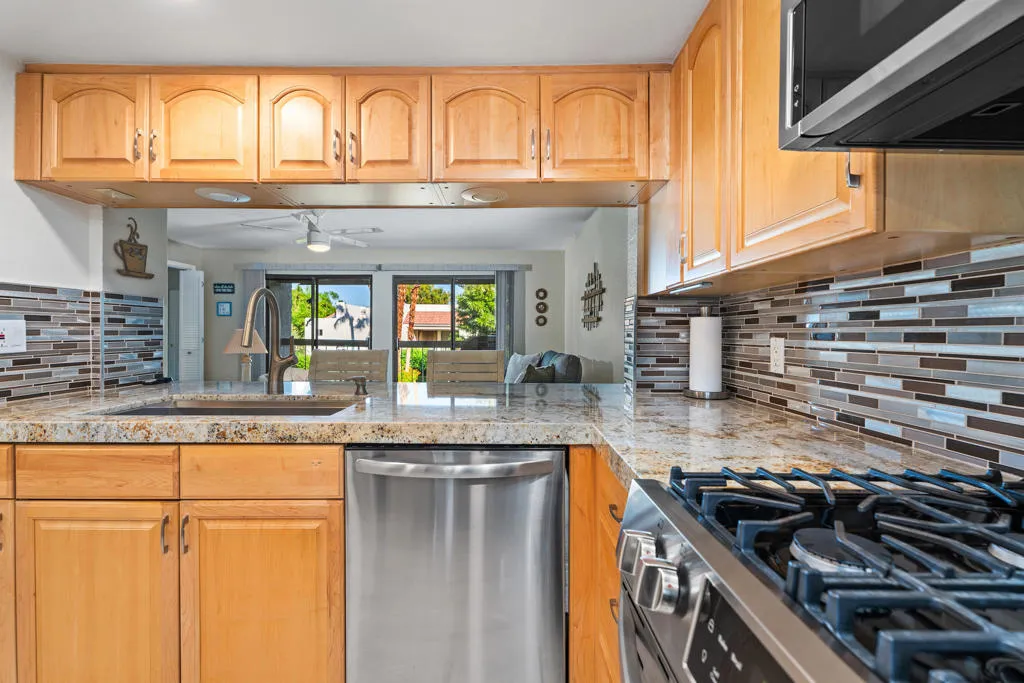 1865 N Via Miraleste 1822, Palm Springs, California 92262 home-pic-9