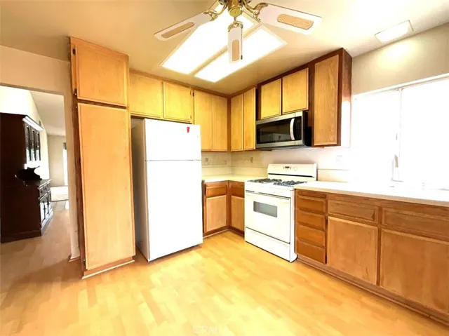 6376 W Oak Tree Avenue, Banning, California 92220