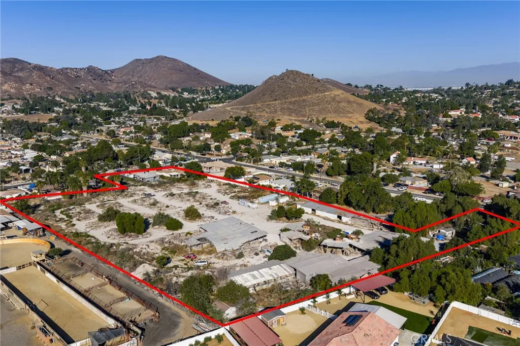 10702 Cypress, Riverside, California 92505 home-pic-0