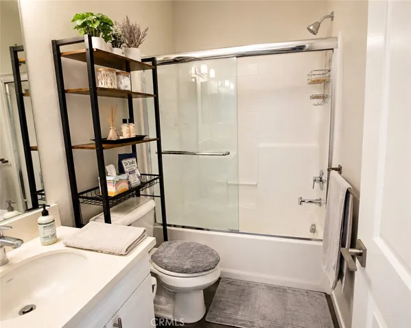 Private Full Bathroom