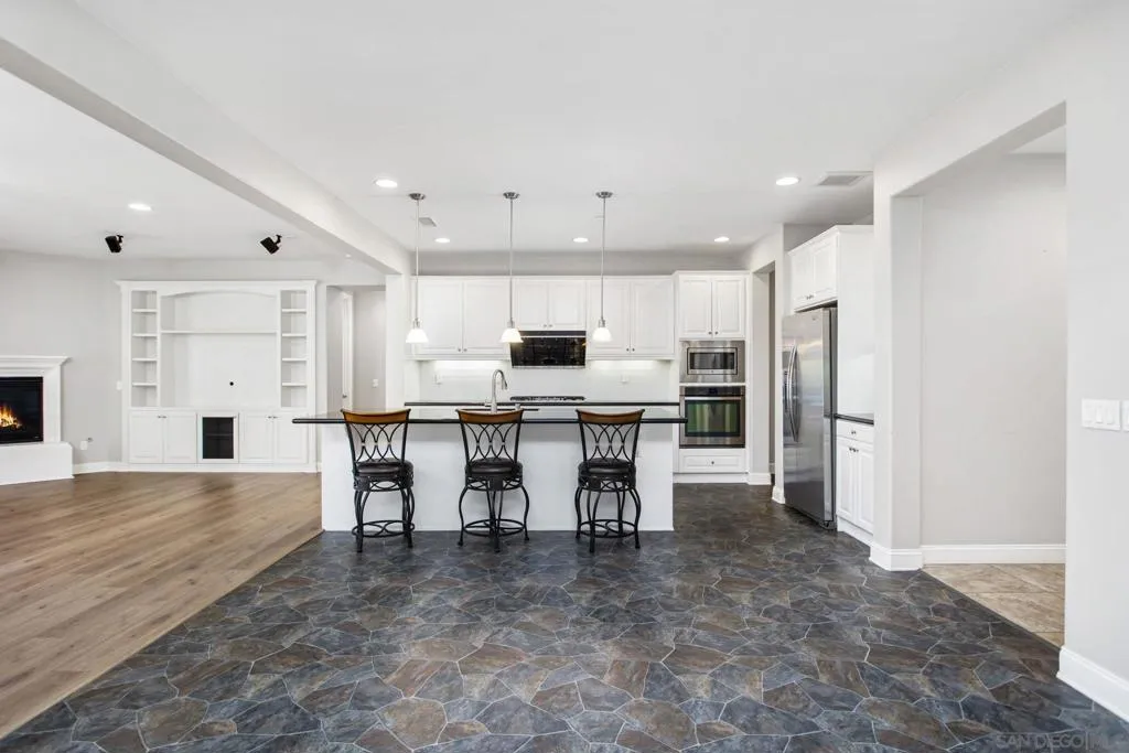 34491 Piocho Ct, Temecula, California 92592 home-pic-8