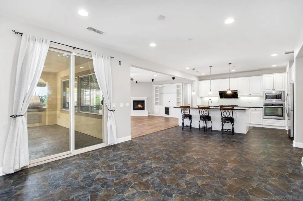 34491 Piocho Ct, Temecula, California 92592 home-pic-17