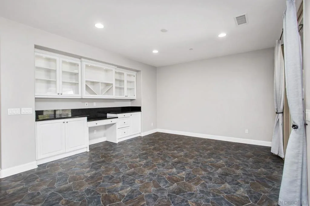 34491 Piocho Ct, Temecula, California 92592 home-pic-16