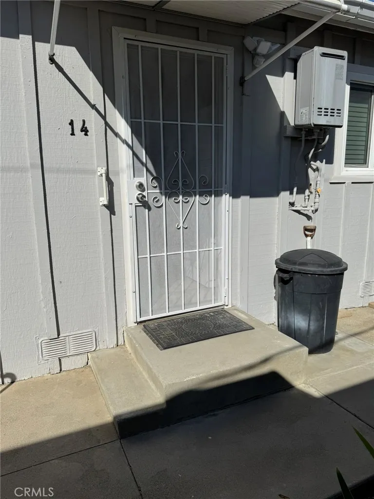 150 E Lakeshore Drive 14, Lake Elsinore, California 92530 home-pic-26