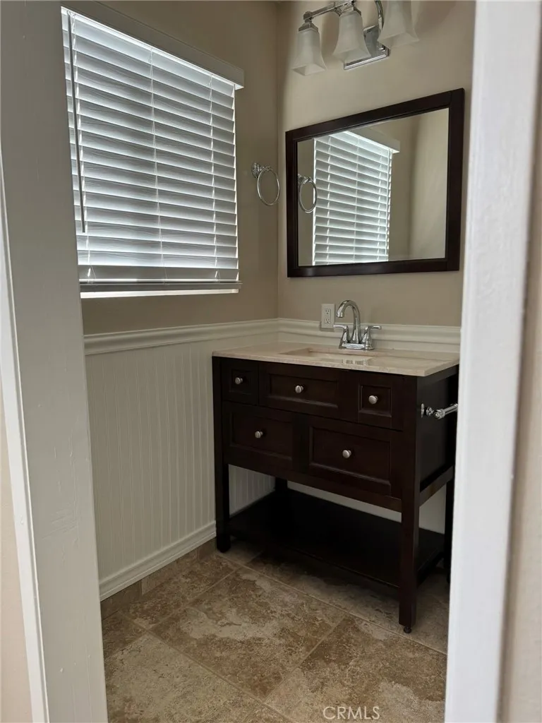 150 E Lakeshore Drive 14, Lake Elsinore, California 92530 home-pic-22