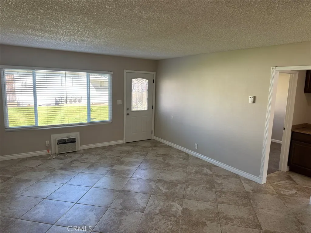 150 E Lakeshore Drive 14, Lake Elsinore, California 92530 home-pic-6