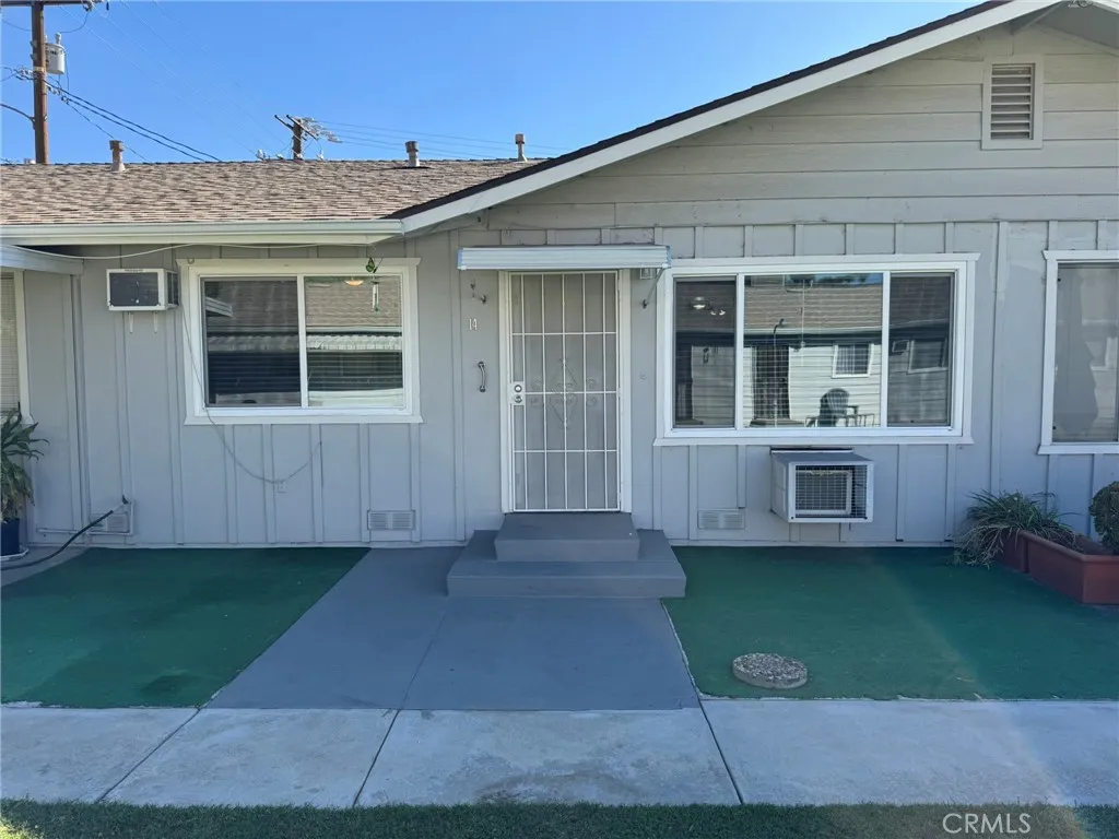 150 E Lakeshore Drive 14, Lake Elsinore, California 92530 home-pic-0
