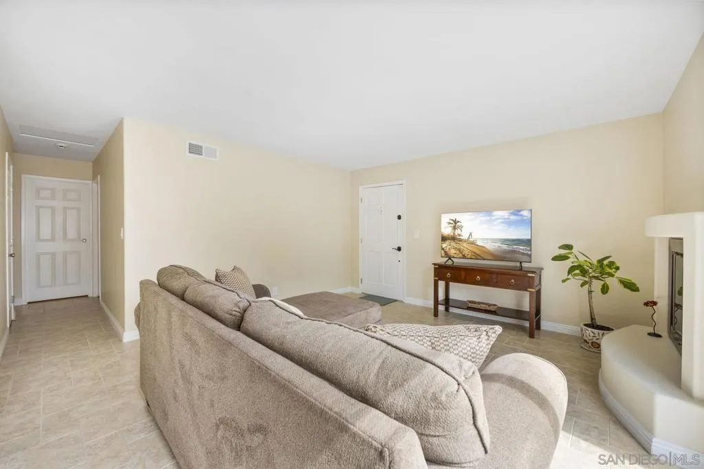 1246 Evergreen Drive, Cardiff By The Sea, California 92007 home-pic-7