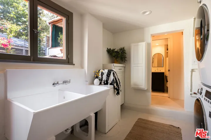 1026 Oak Grove Drive, Los Angeles, California 90041