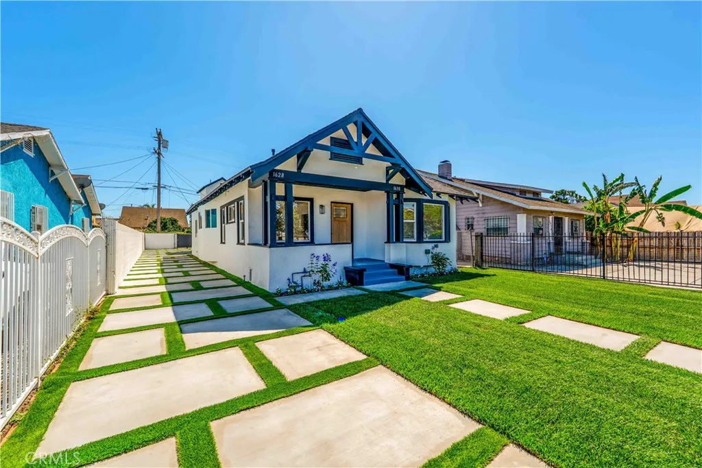 1630 W 54th Street, Los Angeles, California 90062 home-pic-2