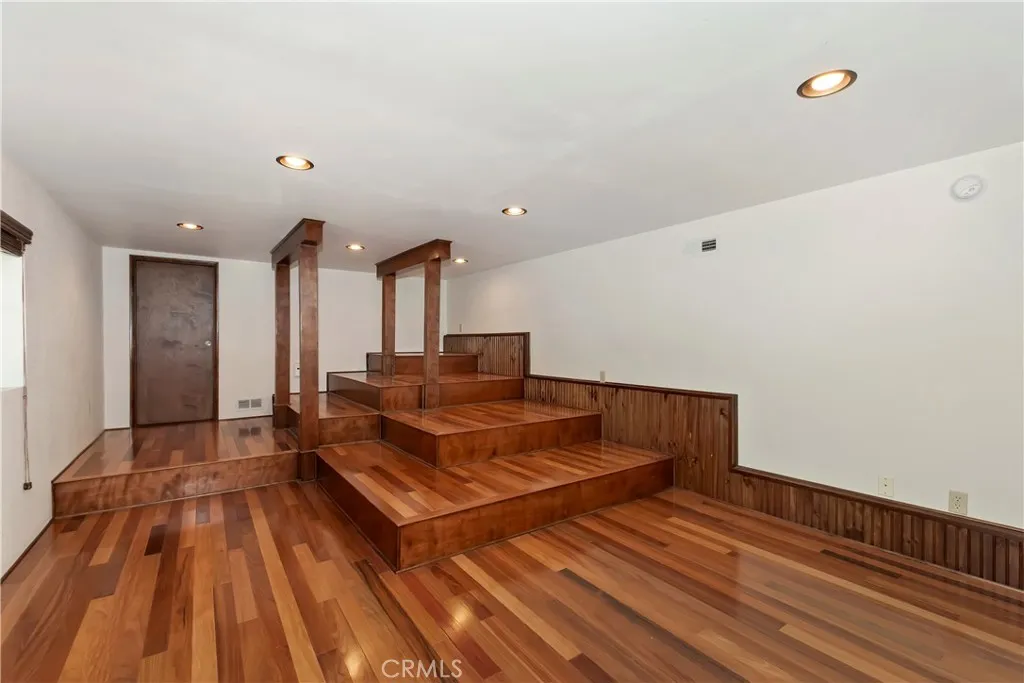 Bonus room with private entrance. (Separate from the rest of the house)