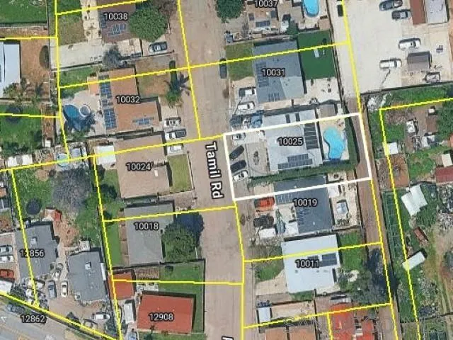 View of the private neighborhood.