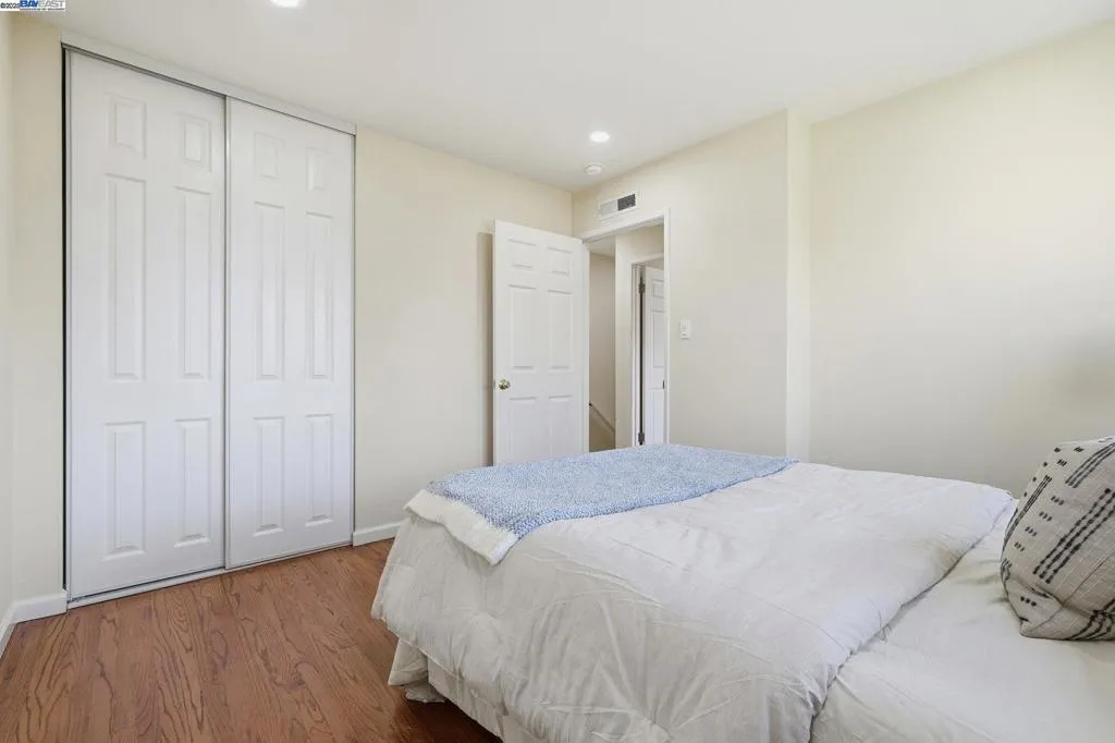 42293 Camino Santa Barbara, Fremont, California 94539 home-pic-23