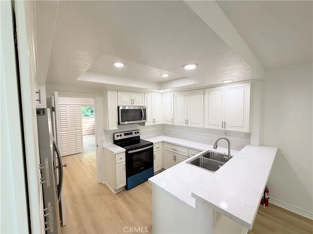 61 Ashbrook, Irvine, California 92604 home-pic-16