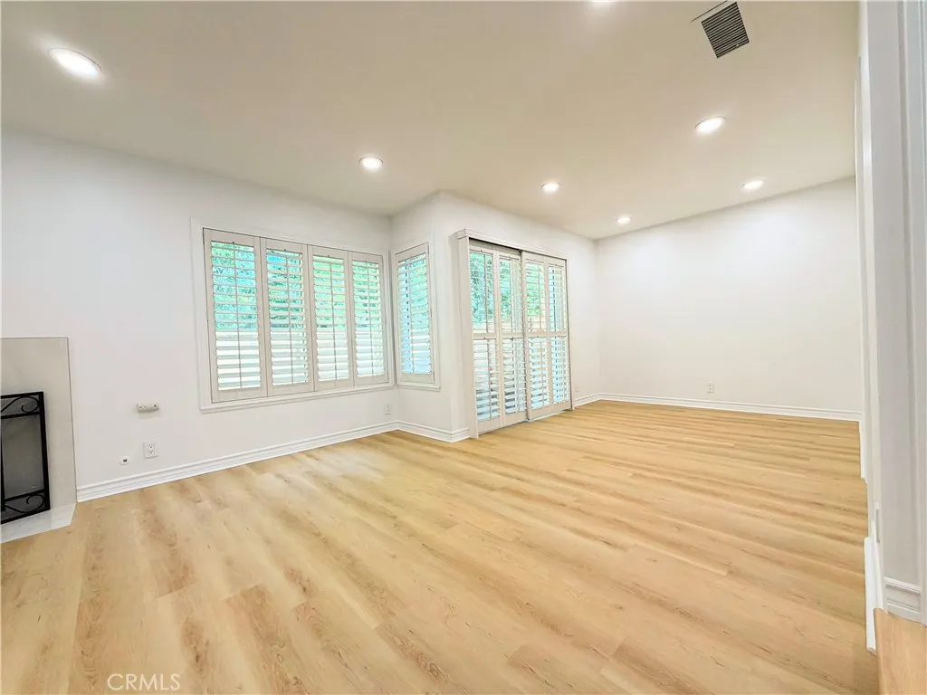 61 Ashbrook, Irvine, California 92604 home-pic-25