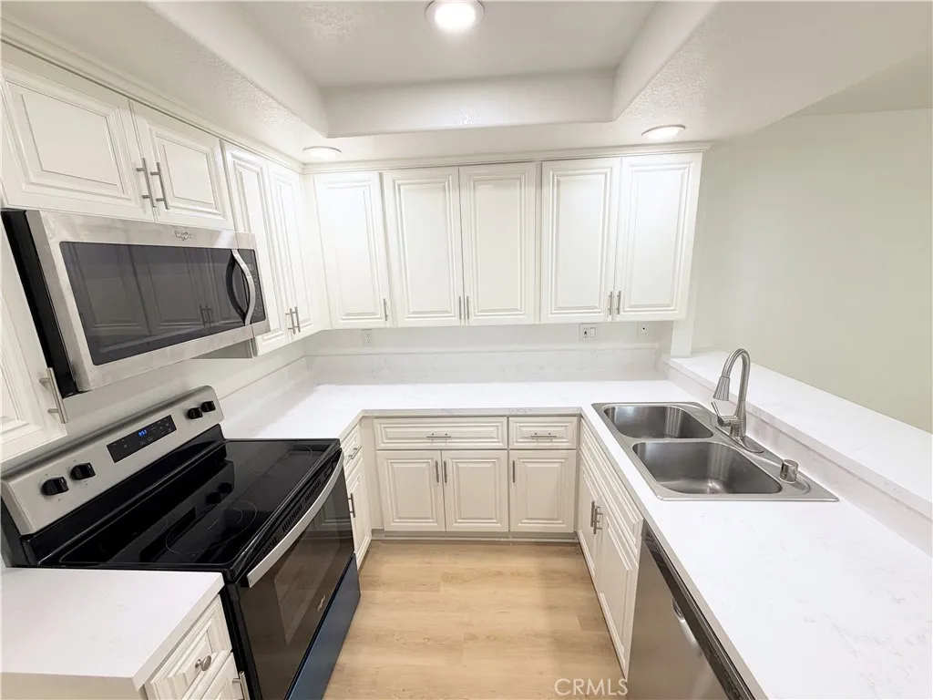 61 Ashbrook, Irvine, California 92604 home-pic-17