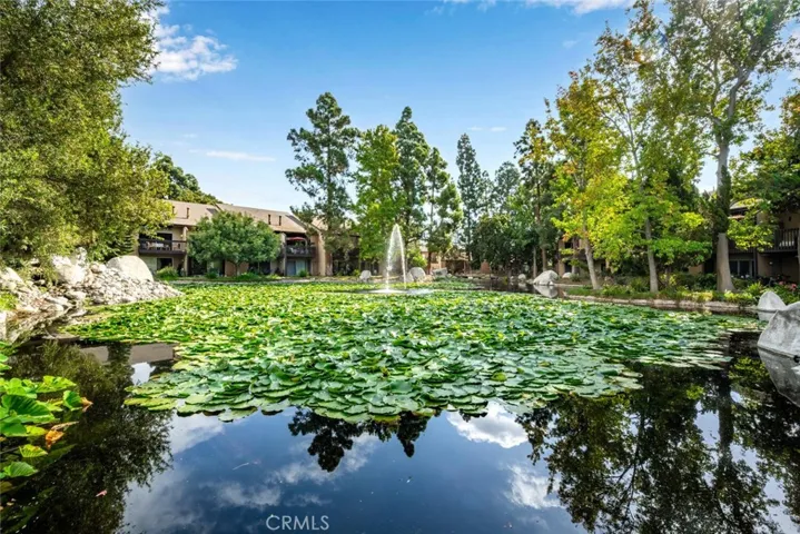 Prime location with lakeview