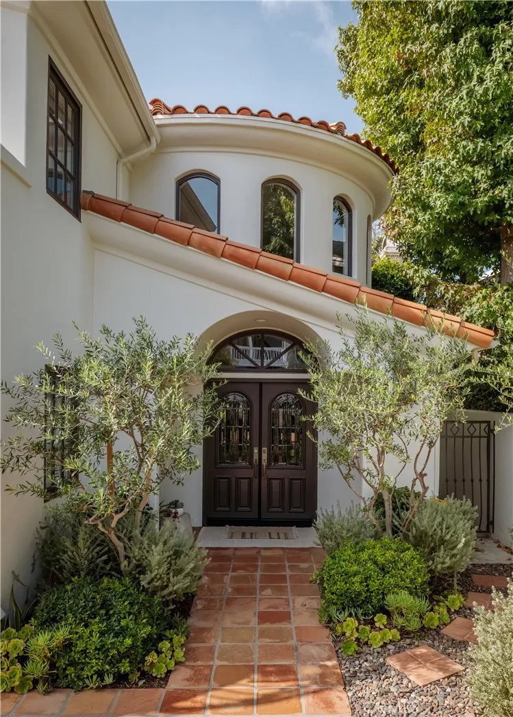 2001 Agnes Rd, Manhattan Beach, California 90266 home-pic-2