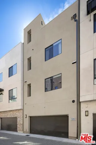 13151 Victory Boulevard, Van Nuys, California 91401