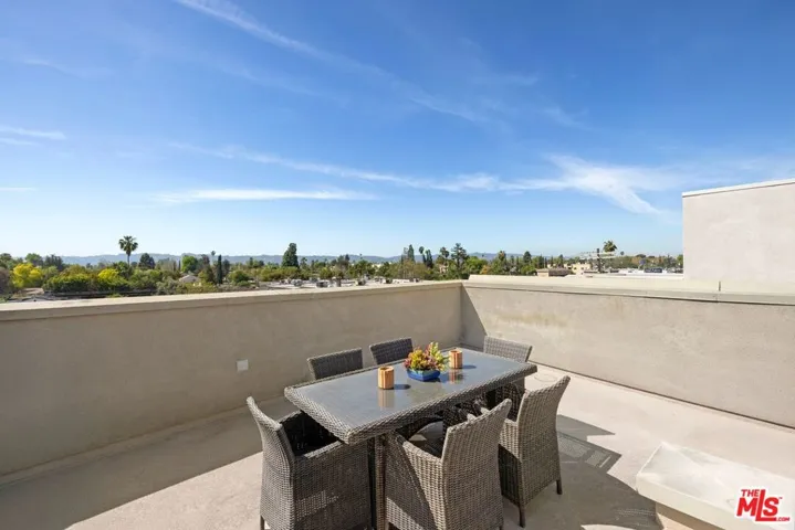 13151 Victory Boulevard, Van Nuys, California 91401