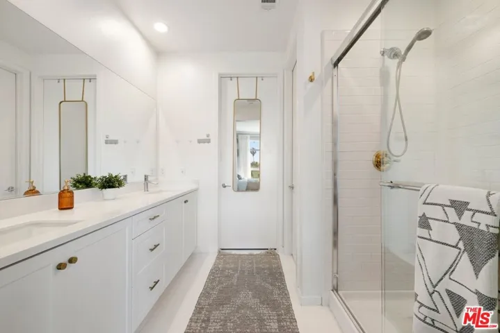 13151 Victory Boulevard, Van Nuys, California 91401