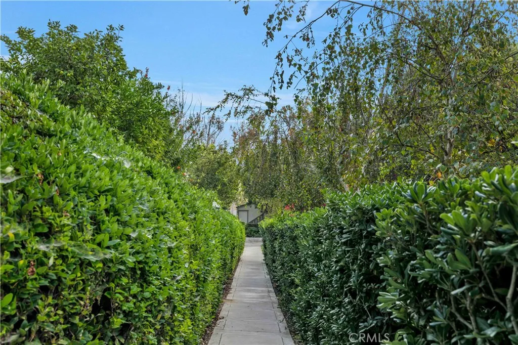 92 Clearbrook, Irvine, California 92614 home-pic-25