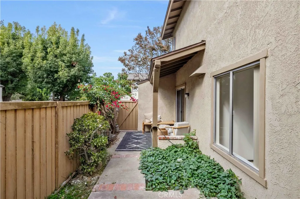 92 Clearbrook, Irvine, California 92614 home-pic-23