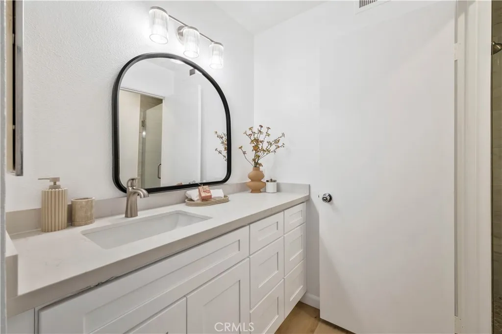 92 Clearbrook, Irvine, California 92614 home-pic-18