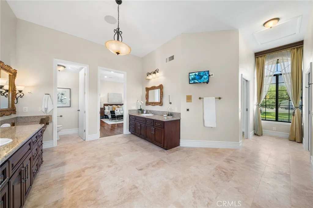 2487 Cliff Road, Upland, California 91784 home-pic-23