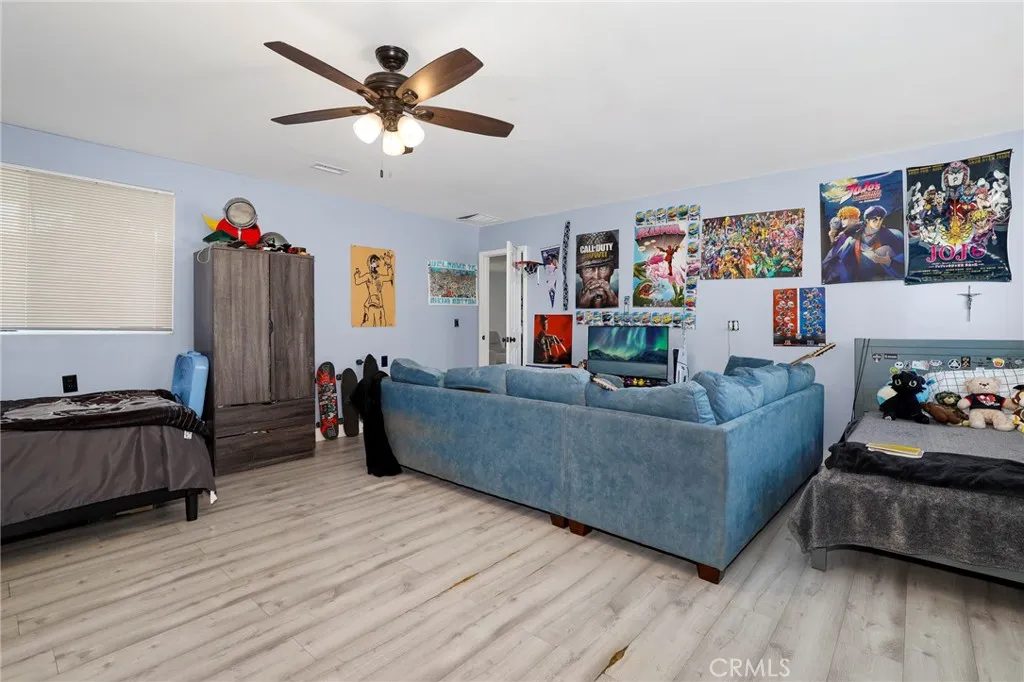 937 S Gage, East Los Angeles, California 90023 home-pic-6