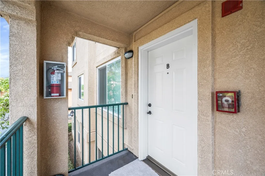 1008 S Harbor Heights Drive B, Harbor City, California 90710 home-pic-3