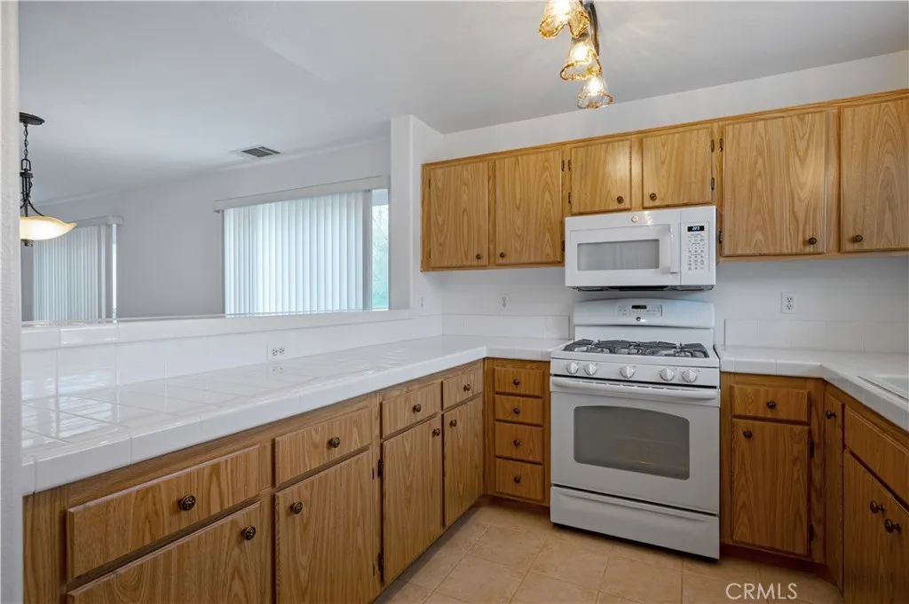 1008 S Harbor Heights Drive B, Harbor City, California 90710 home-pic-11