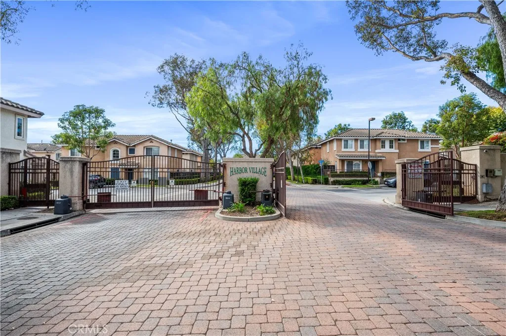 1008 S Harbor Heights Drive B, Harbor City, California 90710 home-pic-43
