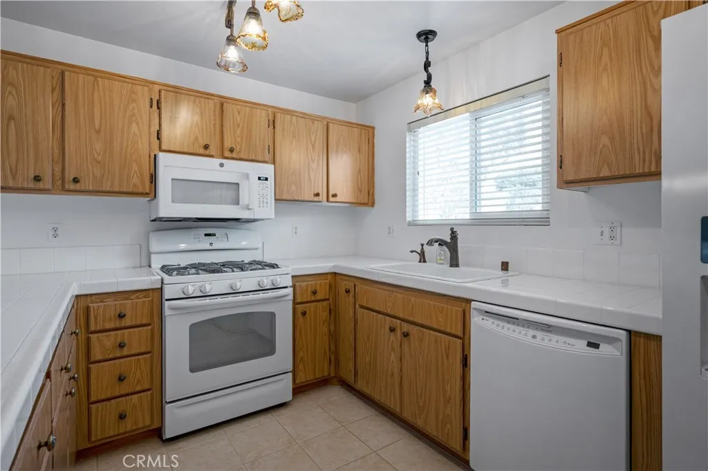 1008 S Harbor Heights Drive B, Harbor City, California 90710 home-pic-10