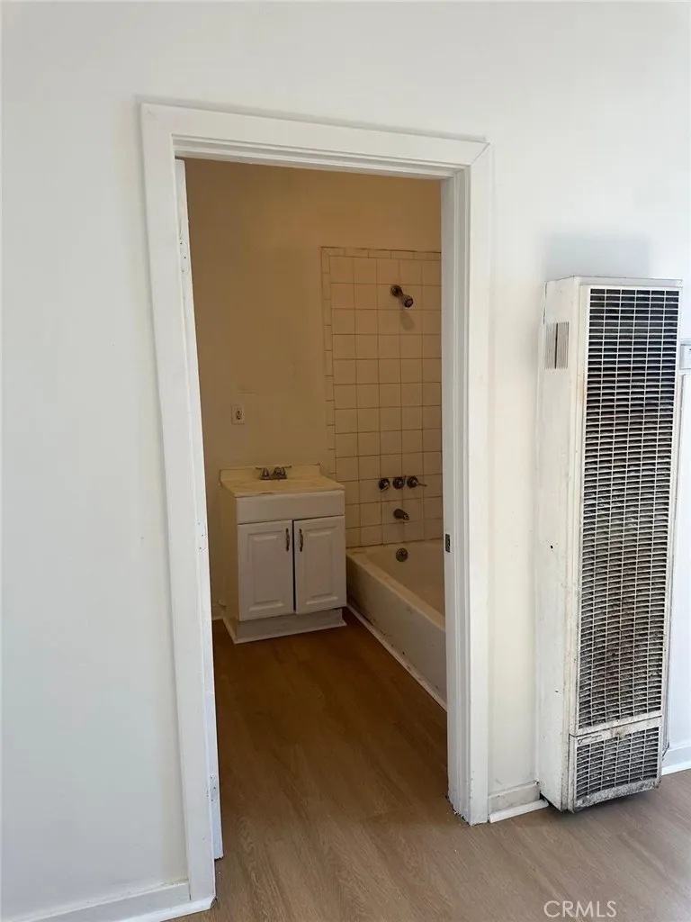 456 E 43rd Place, Los Angeles, California 90011 home-pic-5