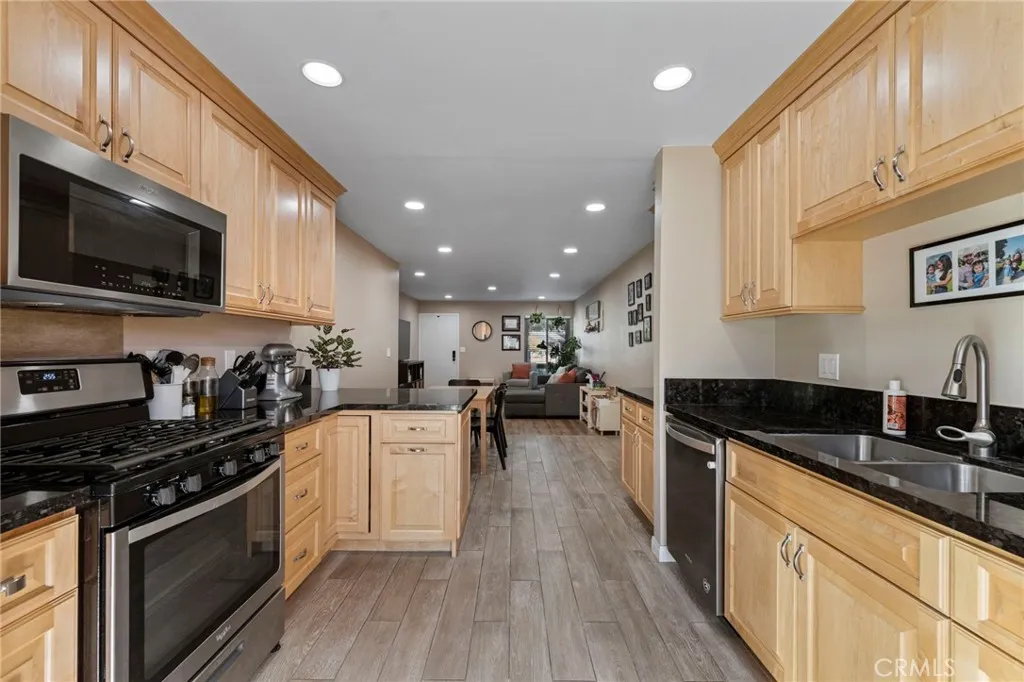 3029 N Cottonwood Street 12, Orange, California 92865 home-pic-14