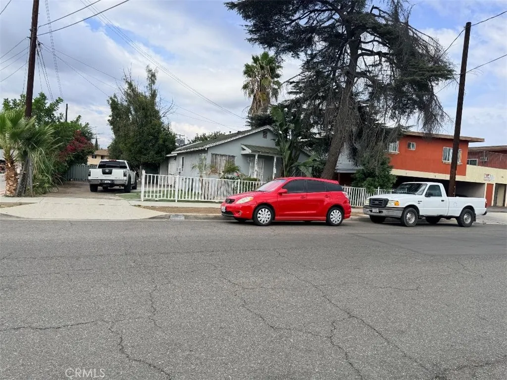 1443 1443 Laurel, Pomona, California 91768 home-pic-1