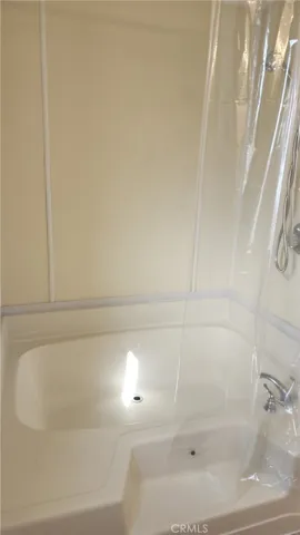 Master Bath tub