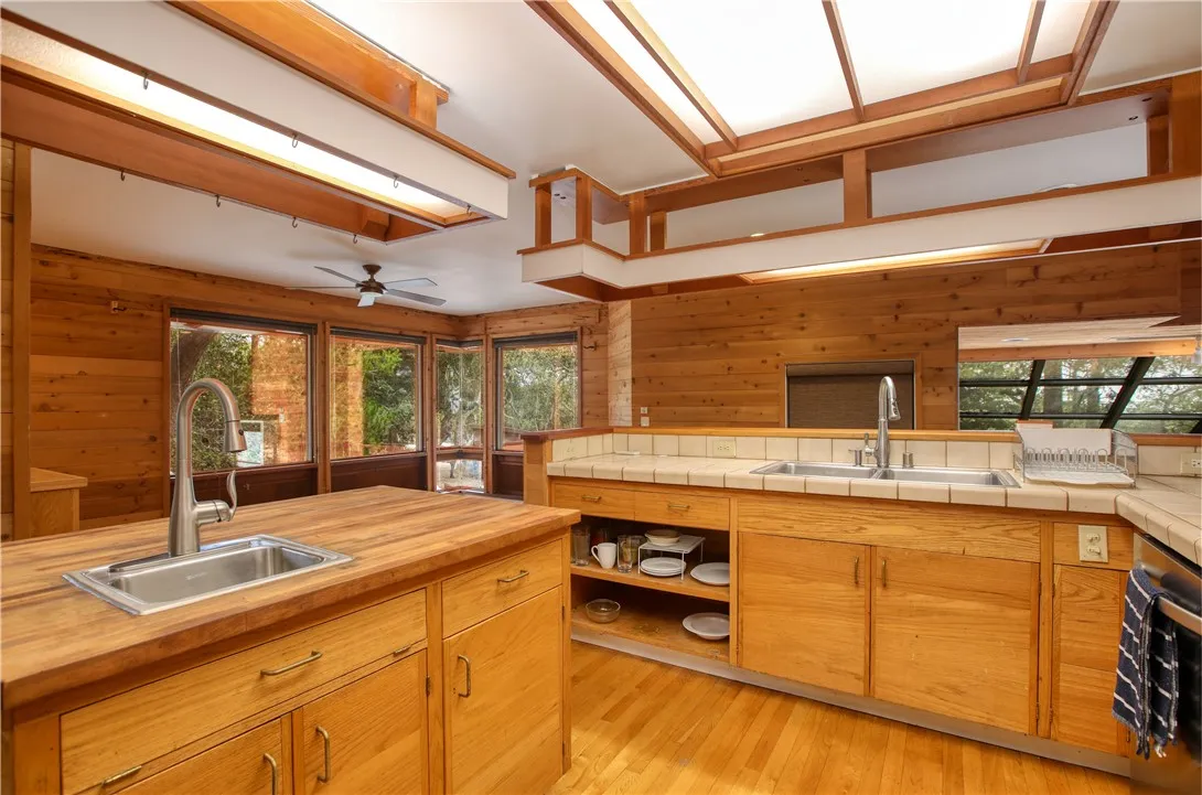 1021 Hillcrest, Cambria, California 93428 home-pic-22