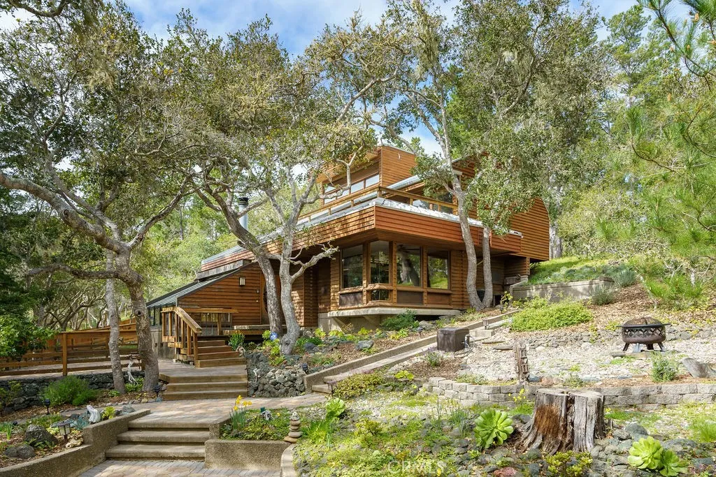 1021 Hillcrest, Cambria, California 93428 home-pic-1